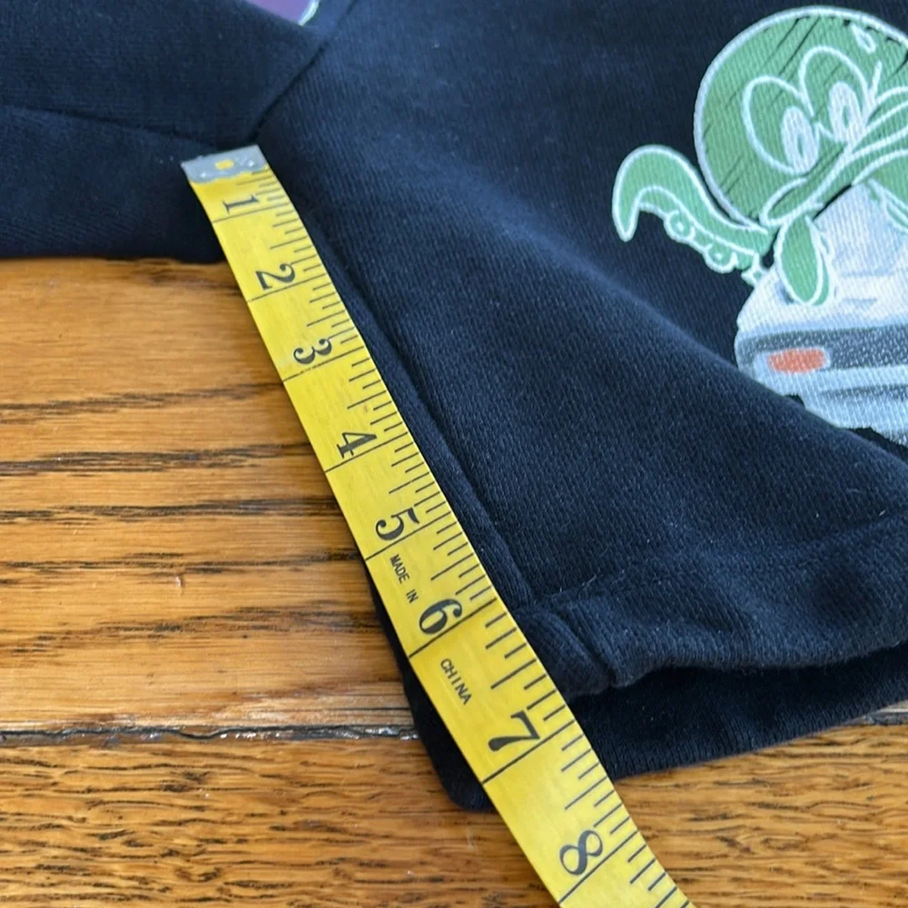Market Exotic Imports drawstring fleece shorts.Size Medium. Pockets. Car graphic